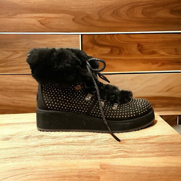 Blingy Rhinestone & Silver Hardware Fur Lined Cozy Wedge Heel Lace Up Boots! - Picture 7 of 7